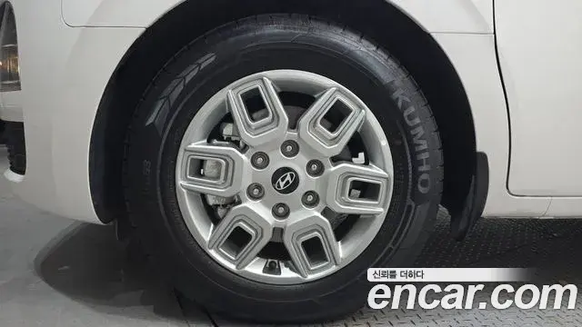 Hyundai Staria 2026 — Photo 24/30