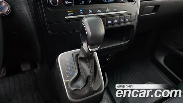 Hyundai Staria 2026 — Photo 28/30
