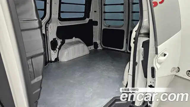 Hyundai Staria 2026 — Photo 22/30
