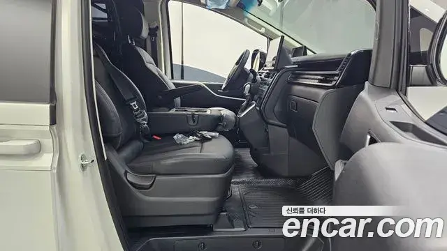 Hyundai Staria 2026 — Photo 6/30