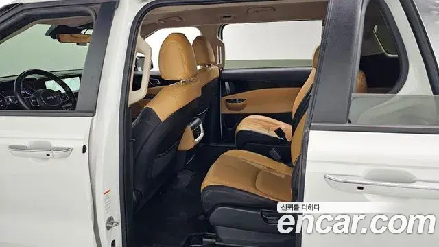 Kia Carnival 2022 — Photo 11/20