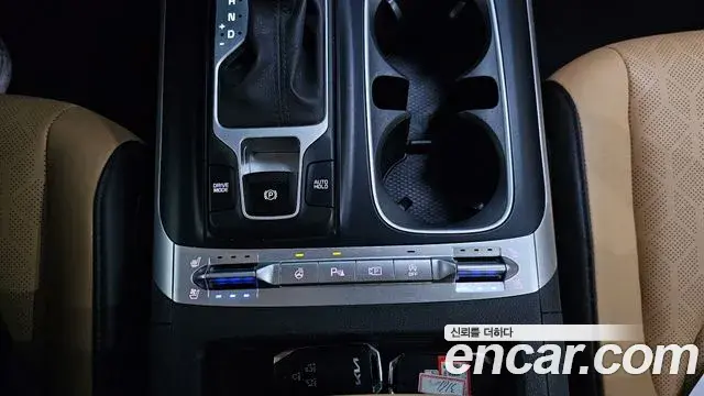 Kia Carnival 2022 — Photo 18/20