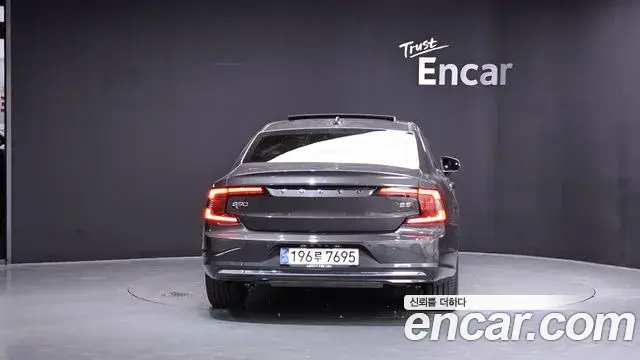 Volvo S90 2024 — Photo 15/35