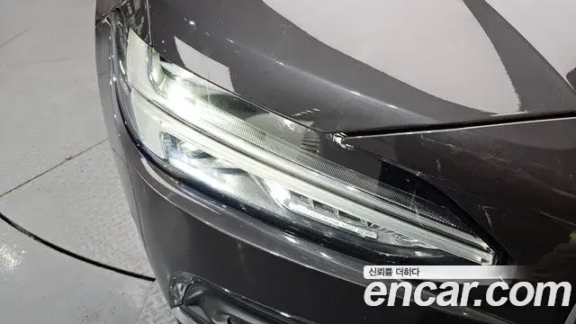Volvo S90 2024 — Photo 25/35