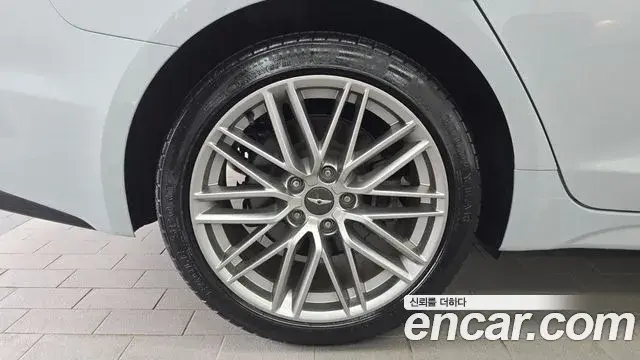 Genesis G70 2019 — ფოტო 25/34