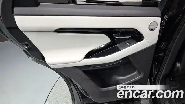 Land Rover Range Rover Evoque 2024 — ფოტო 17/34