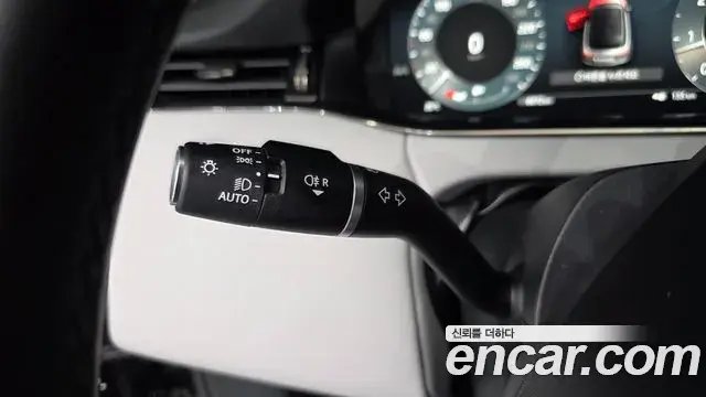Land Rover Range Rover Evoque 2024 — ფოტო 31/34