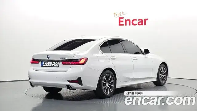 BMW 3 Series 2019 — Photo 20/31