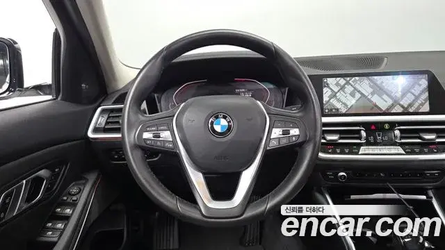 BMW 3 Series 2019 — Photo 29/31