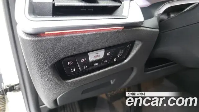 BMW 3 Series 2019 — Photo 11/31