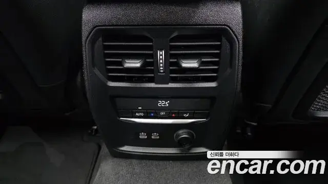 BMW 3 Series 2019 — Photo 22/31