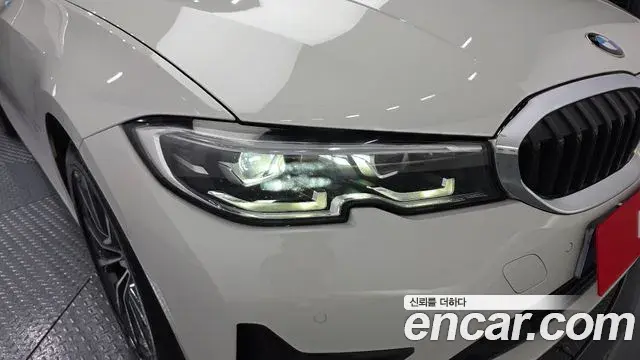BMW 3 Series 2019 — Photo 7/31
