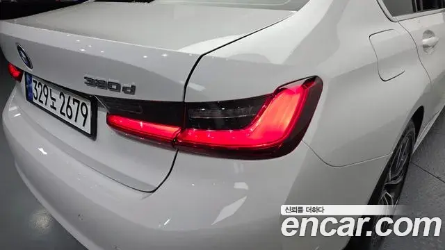 BMW 3 Series 2019 — Photo 26/31