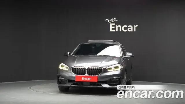 BMW 1 Series 2020 — Şəkil 8/30