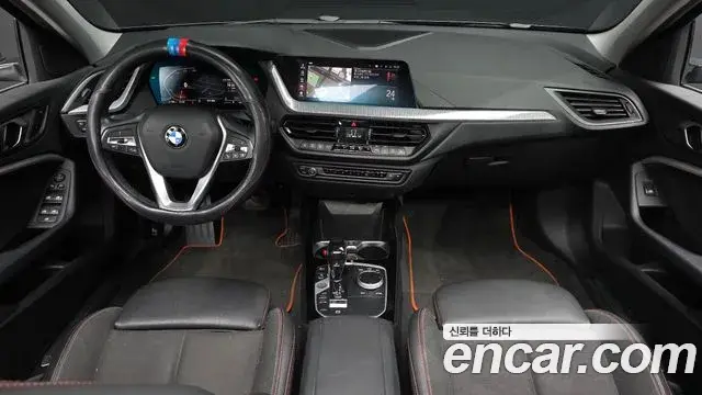 BMW 1 Series 2020 — Şəkil 27/30
