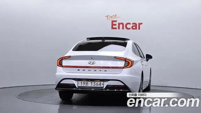 Hyundai Sonata Hybrid 2019 — Şəkil 16/33