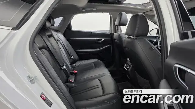 Hyundai Sonata Hybrid 2019 — Şəkil 28/33