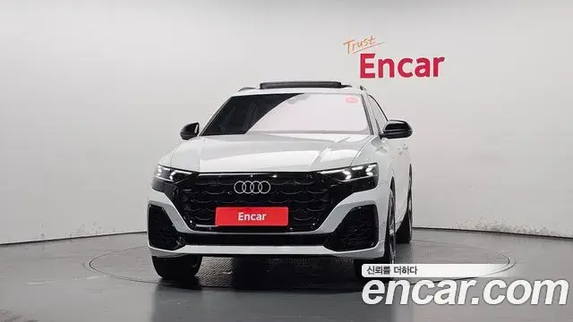 Audi Q8 2025 — Photo 1/37