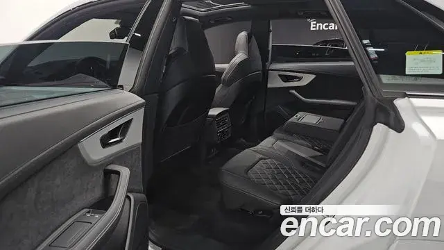 Audi Q8 2025 — Photo 30/37