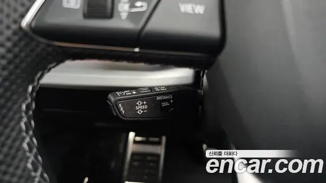 Audi Q8 2025 — Photo 34/37