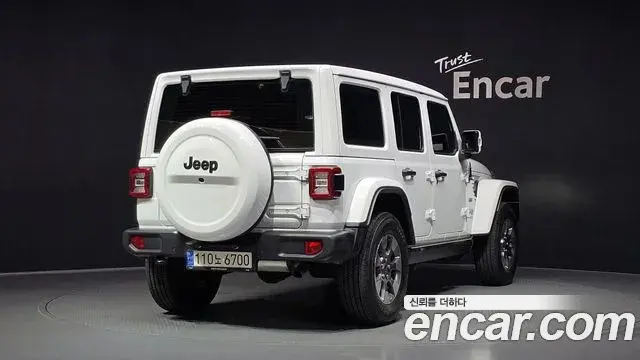 Jeep Wrangler 2022 — ფოტო 7/31
