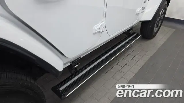 Jeep Wrangler 2022 — ფოტო 19/31