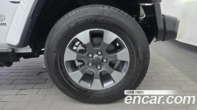 Jeep Wrangler 2022 — ფოტო 24/31