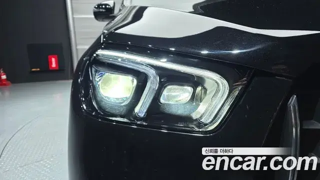Mercedes-Benz GLE-Class 2022 — Photo 5/36