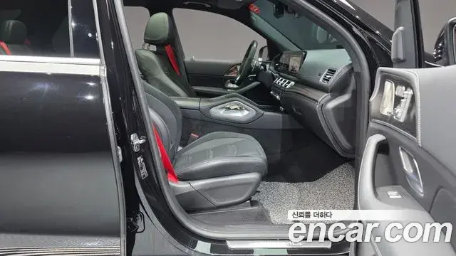 Mercedes-Benz GLE-Class 2022 — Photo 32/36
