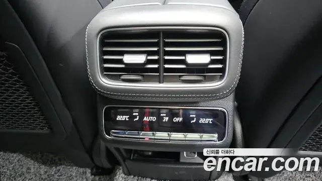 Mercedes-Benz GLE-Class 2022 — Photo 31/36