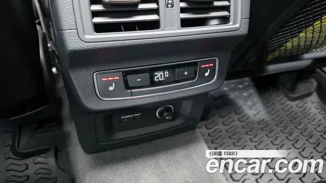 Audi SQ5 2023 — ფოტო 6/34