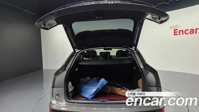 Audi SQ5 2023 — ფოტო 2/34