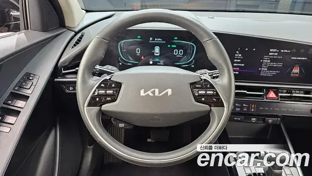 Kia Niro 2022 — Фото 13/20
