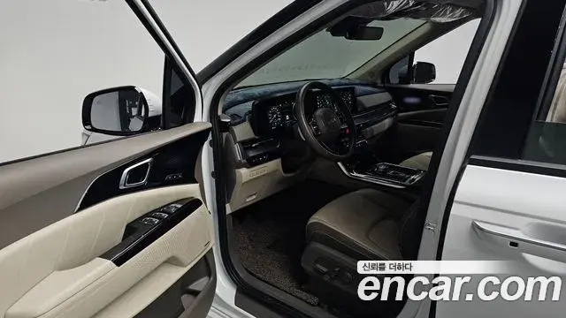 Kia Carnival 2022 — Photo 14/37