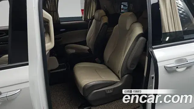 Kia Carnival 2022 — Photo 10/37