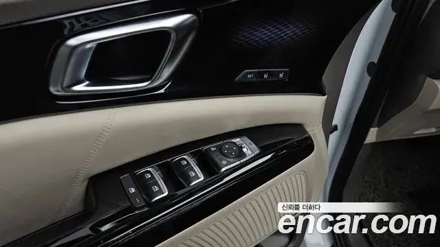 Kia Carnival 2022 — Photo 28/37