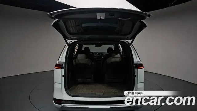 Kia Carnival 2022 — Photo 31/37