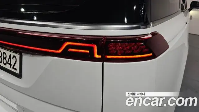 Kia Carnival 2022 — Photo 5/37