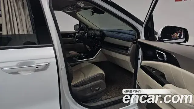 Kia Carnival 2022 — Photo 27/37