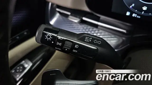 Kia Carnival 2022 — Photo 12/37
