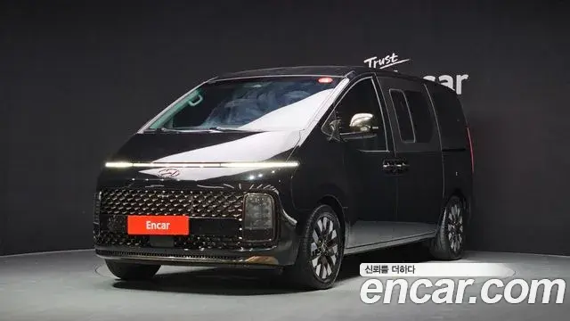 Hyundai Staria 2021 — Фото 1/20