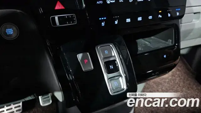 Hyundai Staria 2021 — Фото 9/20