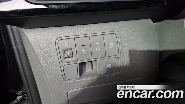 Hyundai Staria 2021 — Фото 16/20