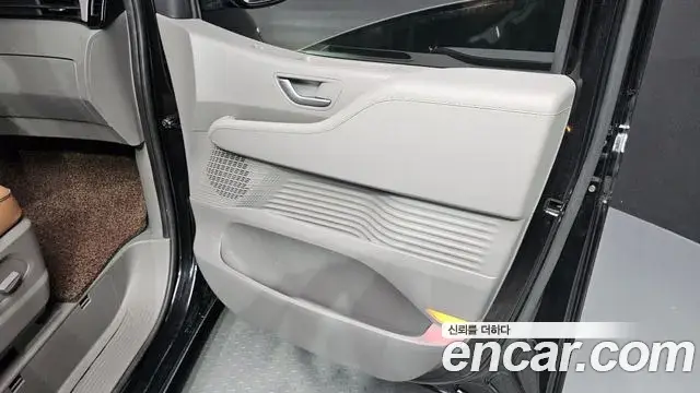 Hyundai Staria 2021 — ფოტო 29/31