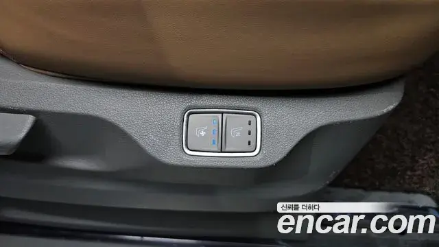Hyundai Staria 2021 — ფოტო 23/31