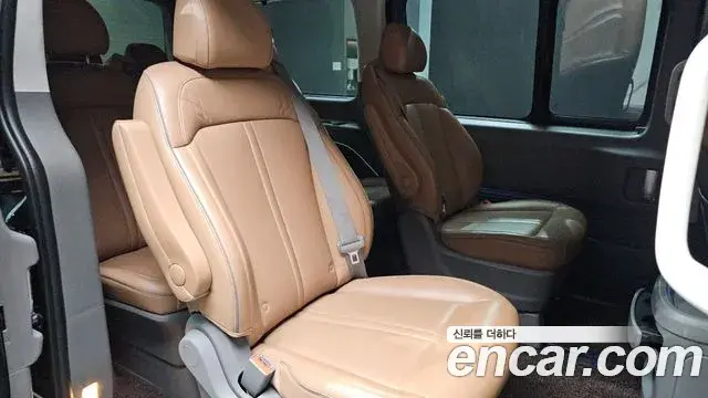Hyundai Staria 2021 — ფოტო 22/31