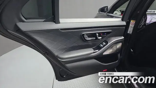 Mercedes-Benz S-Class 2021 — Photo 2/35