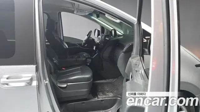 Hyundai Staria 2022 — Şəkil 15/31
