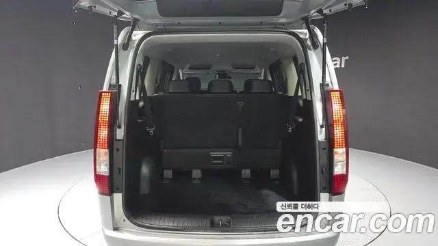 Hyundai Staria 2022 — Şəkil 12/31