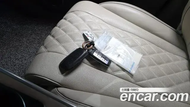 Genesis GV80 2023 — Photo 28/40